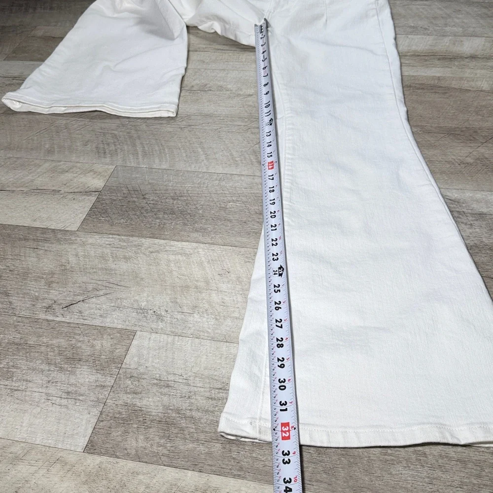 We The Free Snowy White Flare Jeans Size 31 - Picture 7 of 12